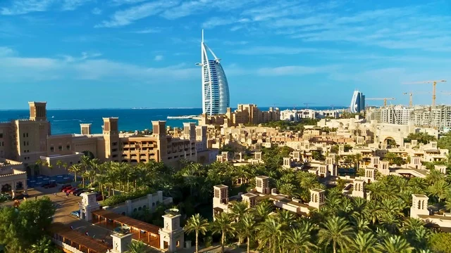 إطلالة فندق برج العرب من مدينة جميرا دبي