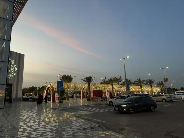 مول وستفيلد الدمام إضاءة الشتوية وقت الغروب