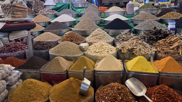 التوابل والبهارات في معرض المنتجات الاستهلاكية بجدة