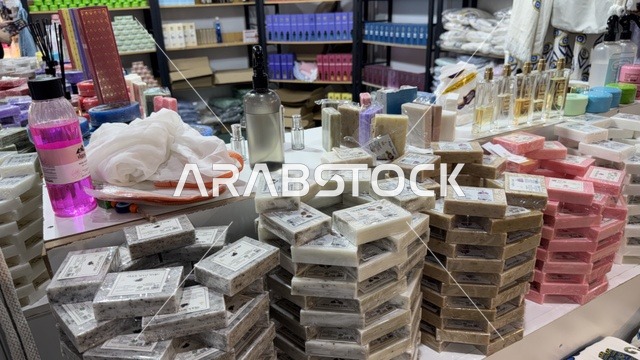 منتجات التجميل في معرض المنتجات الاستهلاكية الوطنية جدة