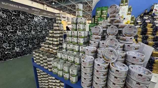 عرض المنتجات الغذائية في معرض جدة الوطني