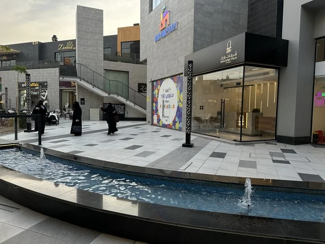 مجمع شرفات بارك التجاري الحديث في الخبر مجمع شرفات بارك التجاري الحديث في الخبر