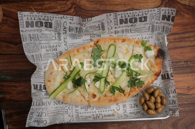 صورة لوجبة فطور عربي ، معجنات و مخبوزرات عربية ، وصفات و أطباق طعام ، مأكولات و وجبات صحية ، مطاعم عربية خليجية سعودية