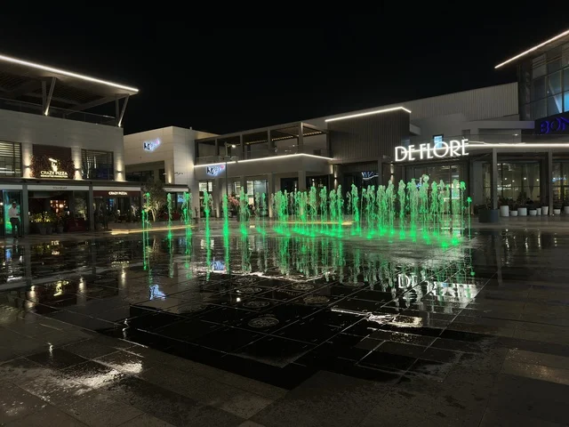 Villaggio Eastern Province Modern Fountain at Night