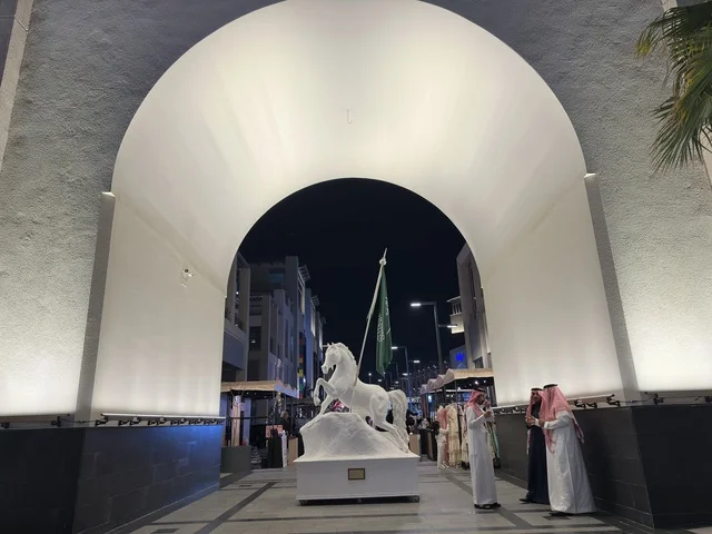 تمثال الخيل في معرض وهج فيلاجيو بالمنطقة الشرقية