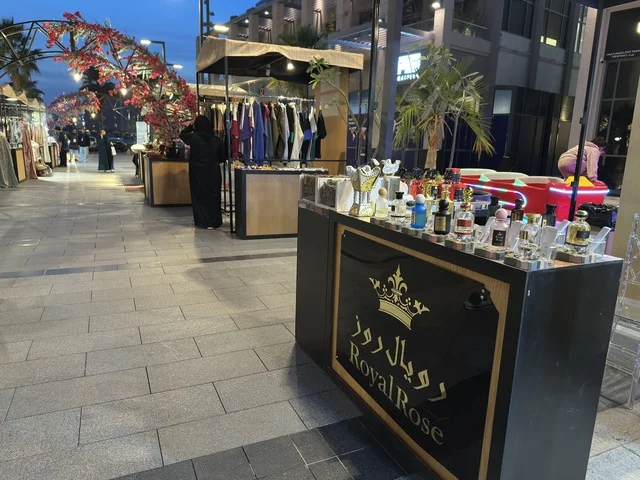 كشك عطور في معرض وهج فيلاجيو بالمنطقة الشرقية