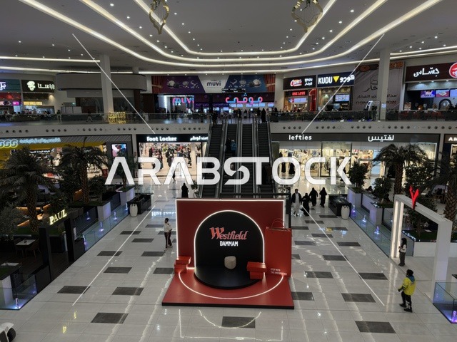 التصميم الداخلي والمحلات التجارية في وستفيلد مول الدمام
