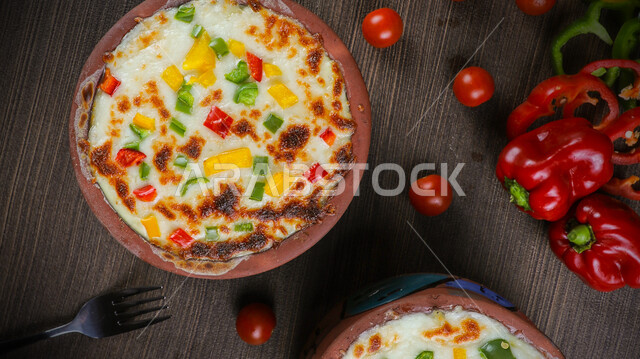 طاجن مكرونة بشاميل باللحمة، وجبات عربية، مكرونة بشاميل، وصفات وأطباق طعام لذيذة، وجبات الطعام الشهية، مطاعم عربية خليجية سعودية