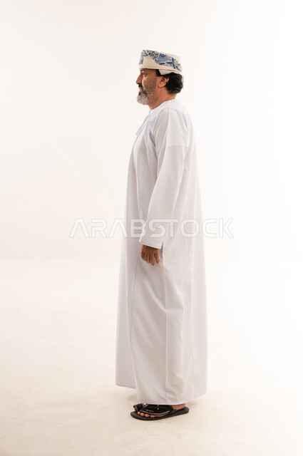 Omani Man in Traditional Dishdasha and Kumma Profile