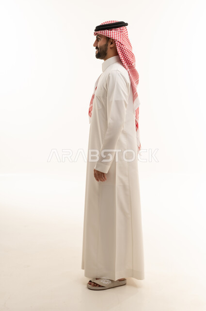 Saudi Man in Traditional Thobe and Shemagh Profile
