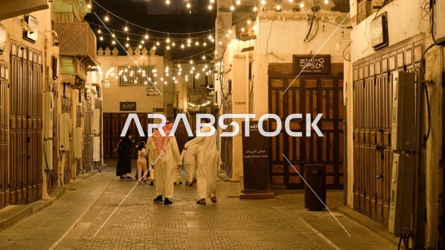 منطقة البلد التاريخية في جدة ليلاً مع الإضاءة