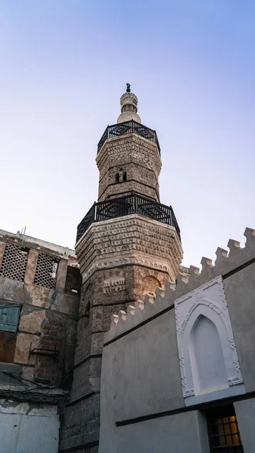 مئذنة حجرية قديمة وتصميم العمارة الإسلامية التاريخية مئذنة حجرية قديمة وتصميم العمارة الإسلامية التاريخية