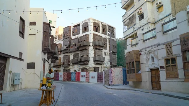 مباني منطقة البلد التاريخية مع الرواشين في جدة