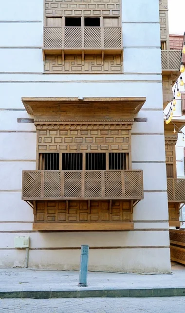 نوافذ الرواشين التقليدية في منطقة البلد بجدة