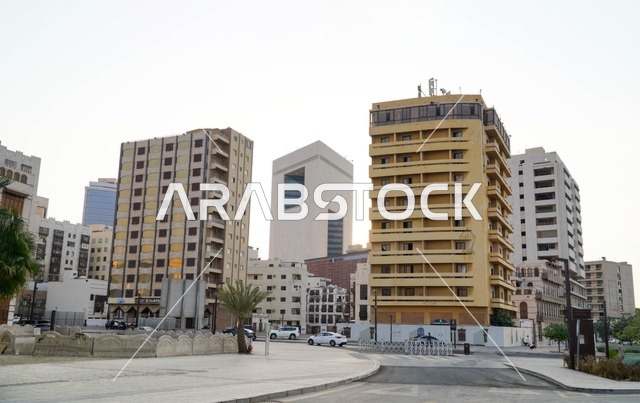 مباني سكنية وتجارية حضرية حديثة في المدينة