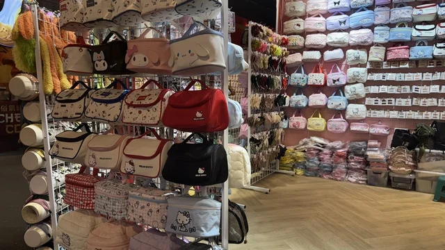 متجر الشارع العالمي في وينتر وندر لاند جدة