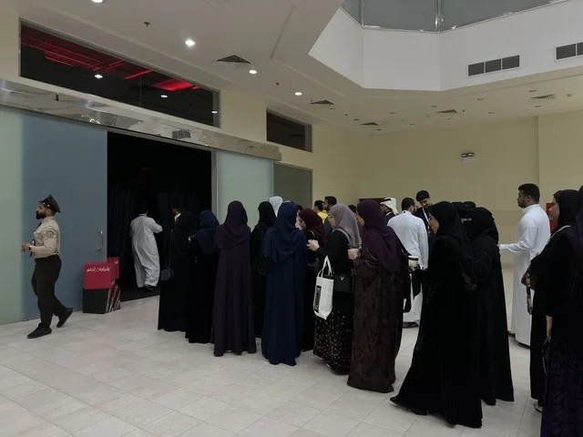 زوار معرض تيدكس جامعة الملك فهد للبترول والمعادن