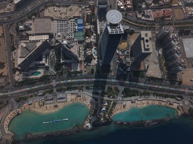 البحيرات الصناعية في كورنيش جدة تصوير جوي