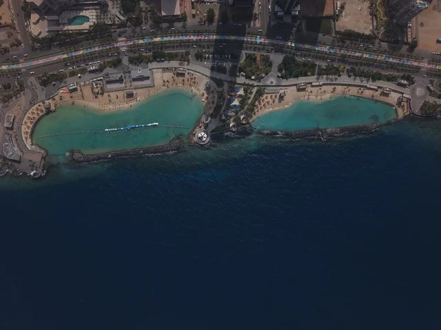 تصوير جوي للبحيرات الصناعية بكورنيش جدة والبحر الأحمر