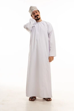 Omani Man in Traditional Dishdasha with Neck Pain Studio