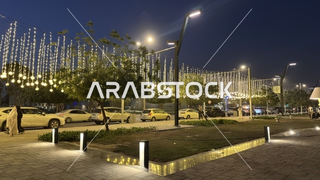 زينة رمضان في ممشى همس بكورنيش الدمام ليلاً