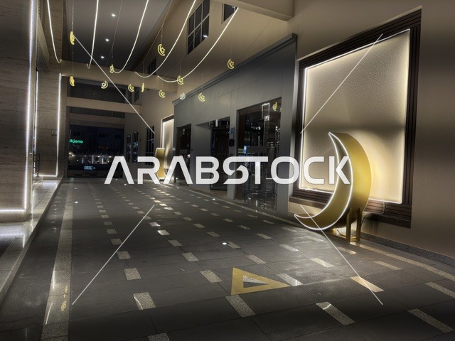 زينة هلال رمضان في الشارع الأول بالدمام