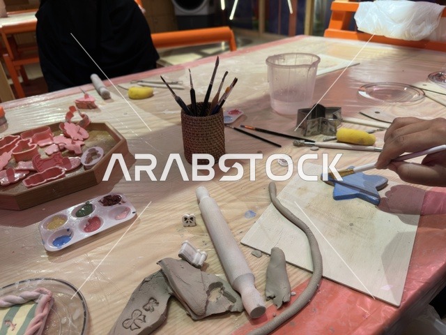 ورشة عمل الفخار في إثراء الظهران فن الصلصال