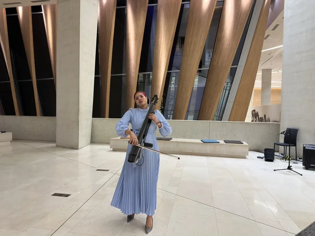 عازفة تشيلو في مركز إثراء بالظهران عازفة تشيلو في مركز إثراء بالظهران