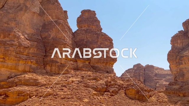 تشكيلات جيولوجية صخرية في شمال السعودية