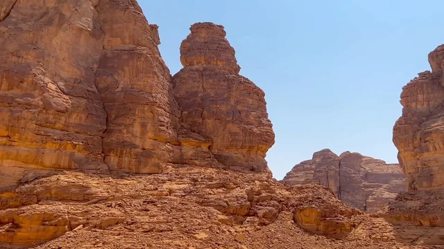 تشكيلات جيولوجية صخرية في شمال السعودية