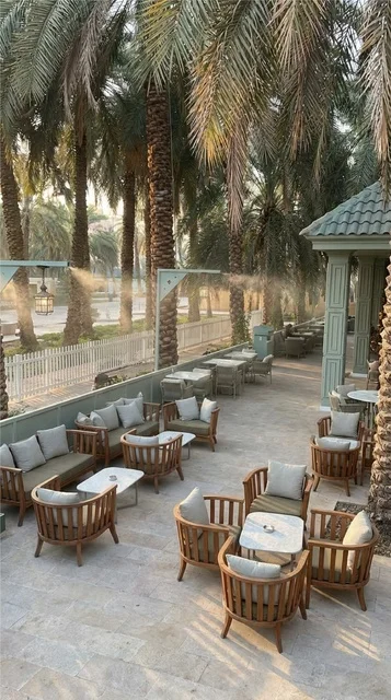 جلسات خارجية فاخرة في واحة النخيل بالمدينة المنورة