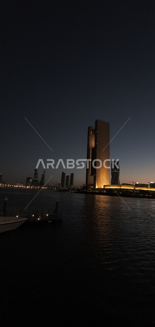 صورة ليلية لفندق فورسيزون البحرين ، ابراج وناطحات سحاب في المنامة  ،اطلالة على خليج البحرين،  اماكن سياحية في مملكة البحرين