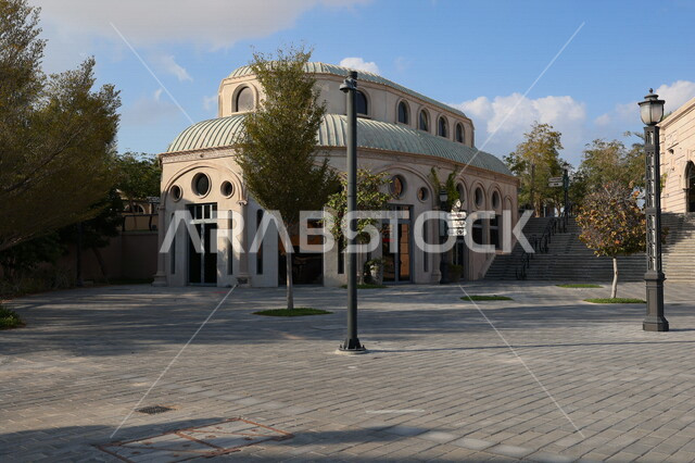 صورة لمبنى داخل ريفرلاند دبي ،  مناطق ترفيهية في دبي، الاماكن السياحية في الامارات العربية المتحدة 