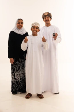Omani Family in Traditional Dress Studio Victory