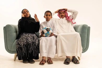 عائلة سعودية تعبر عن خيبة الأمل بعد مباراة كرة قدم