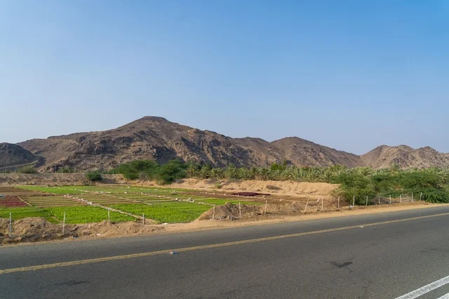 Natural scenery in the village of Mudrikah on the Jeddah road in Mecca, a historic old popular area, the mountainous terrain and paved roads between the mountains in the city, the Kingdom of Saudi Arabia.