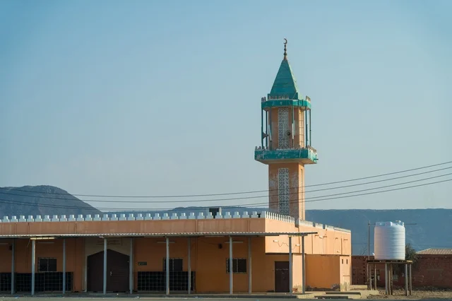 A mosque in the traditional popular style in the village of Mudrikah on the Jeddah road in Mecca, a historic old popular area, Kingdom of Saudi Arabia.