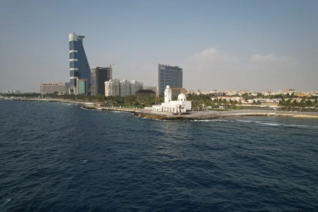 The waterfront of the Jeddah Corniche in the Kingdom of Saudi Arabia, Red Sea beach, natural landscapes, tourism in Jeddah.