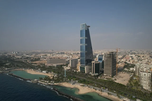 The waterfront of the Jeddah Corniche in the Kingdom of Saudi Arabia, Red Sea beach, natural landscapes, tourism in Jeddah.