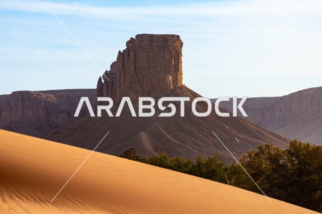 صحراء الرمال الحمراء الرياض والتكوينات الصخرية