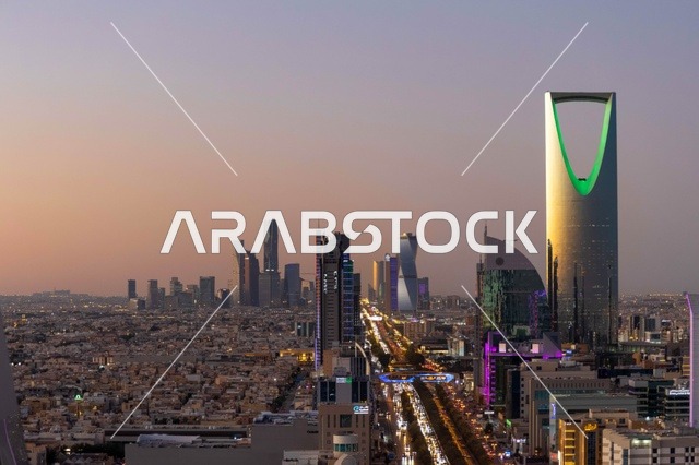 برج المملكة وأفق مدينة الرياض وقت الغروب