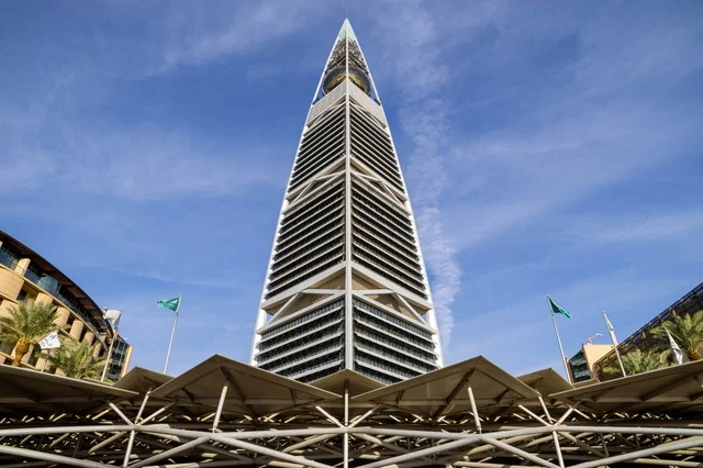 برج الفيصلية الرياض عمارة ناطحات السحاب الحديثة