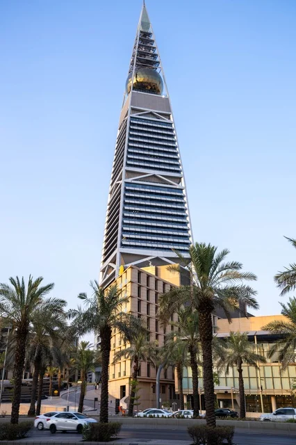 برج الفيصلية الرياض ناطحة سحاب ومعلم معماري