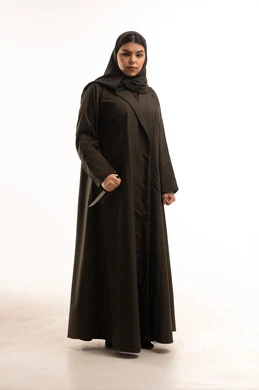 Saudi Woman in Black Abaya Holding a Knife