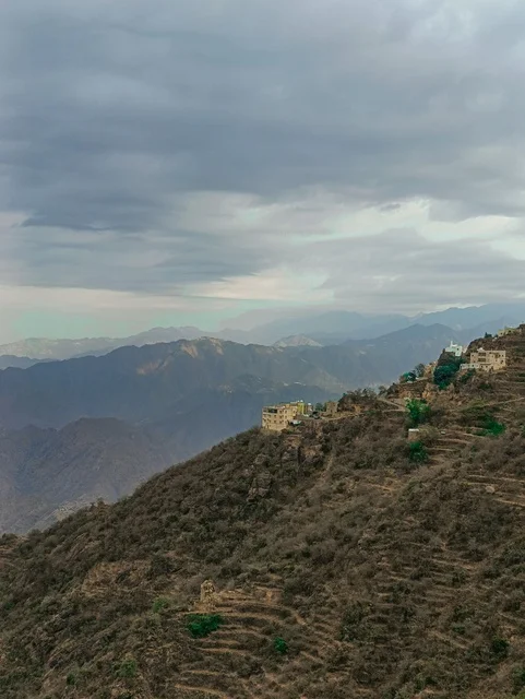 جبال فيفاء جازان السعودية مناظر طبيعية ضبابية