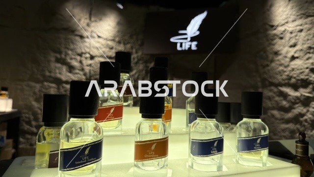 عرض زجاجات العطور في معرض الظهران إكسبو فعالية لمتنا