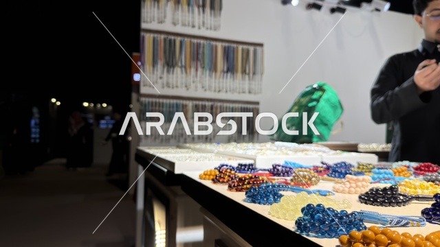 عرض سبح ملونة في فعالية لمتنا الظهران إكسبو