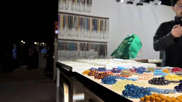 عرض سبح ملونة في فعالية لمتنا الظهران إكسبو