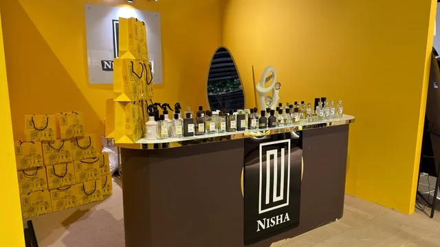 منصة عرض عطور في معرض الظهران إكسبو السعودية