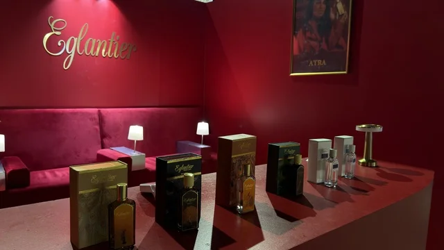 عرض عطور إغلانتير في معرض لمتنا بالظهران